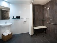 Hotel Room Accessible Bathroom - Mantra Terrace Brisbane